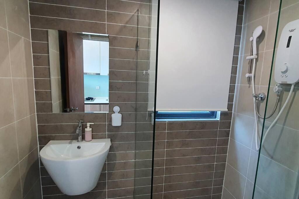 Kozi Square New Sgh Cozy Home Lv5B Kuching Esterno foto